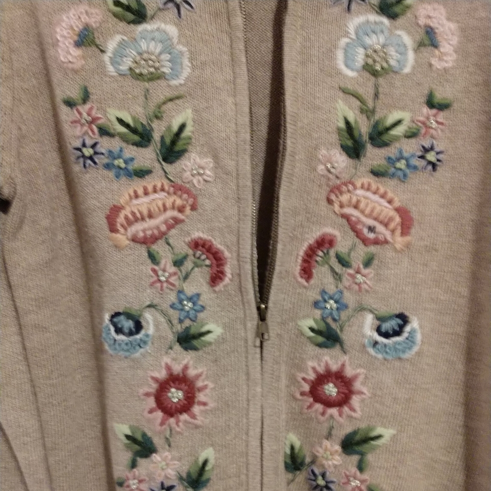 SOLD Vintage 🆕 Tiara International Embroidered Cardigan Sweater Zipper Front - Picture 6 of 11